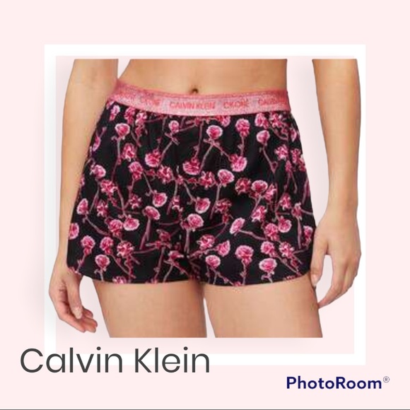 BNWT Calvin Klein Women’s Sleep Shorts with Pink Rose Design - Picture 1 of 6